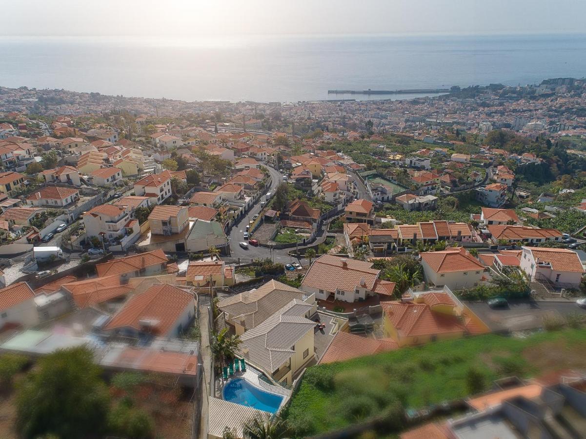 Charming Villa In Funchal Exterior photo